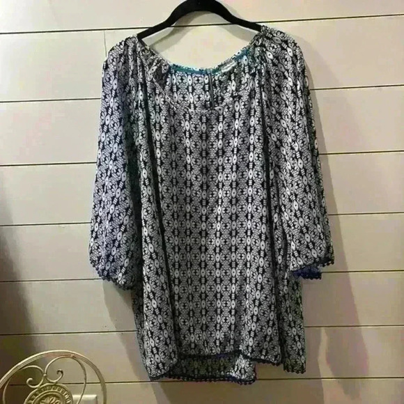 Eyeshadow Blue Paisley tunic, 1X - Picture 1 of 9